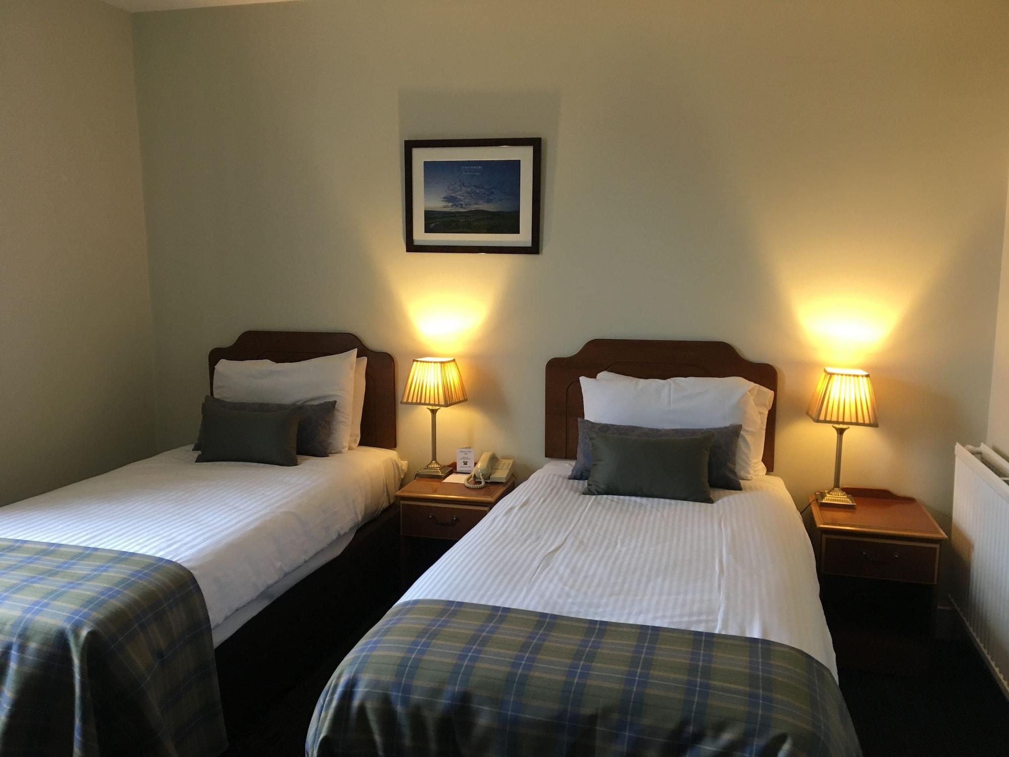 Nethybridge Hotel Nethy Bridge Buitenkant foto