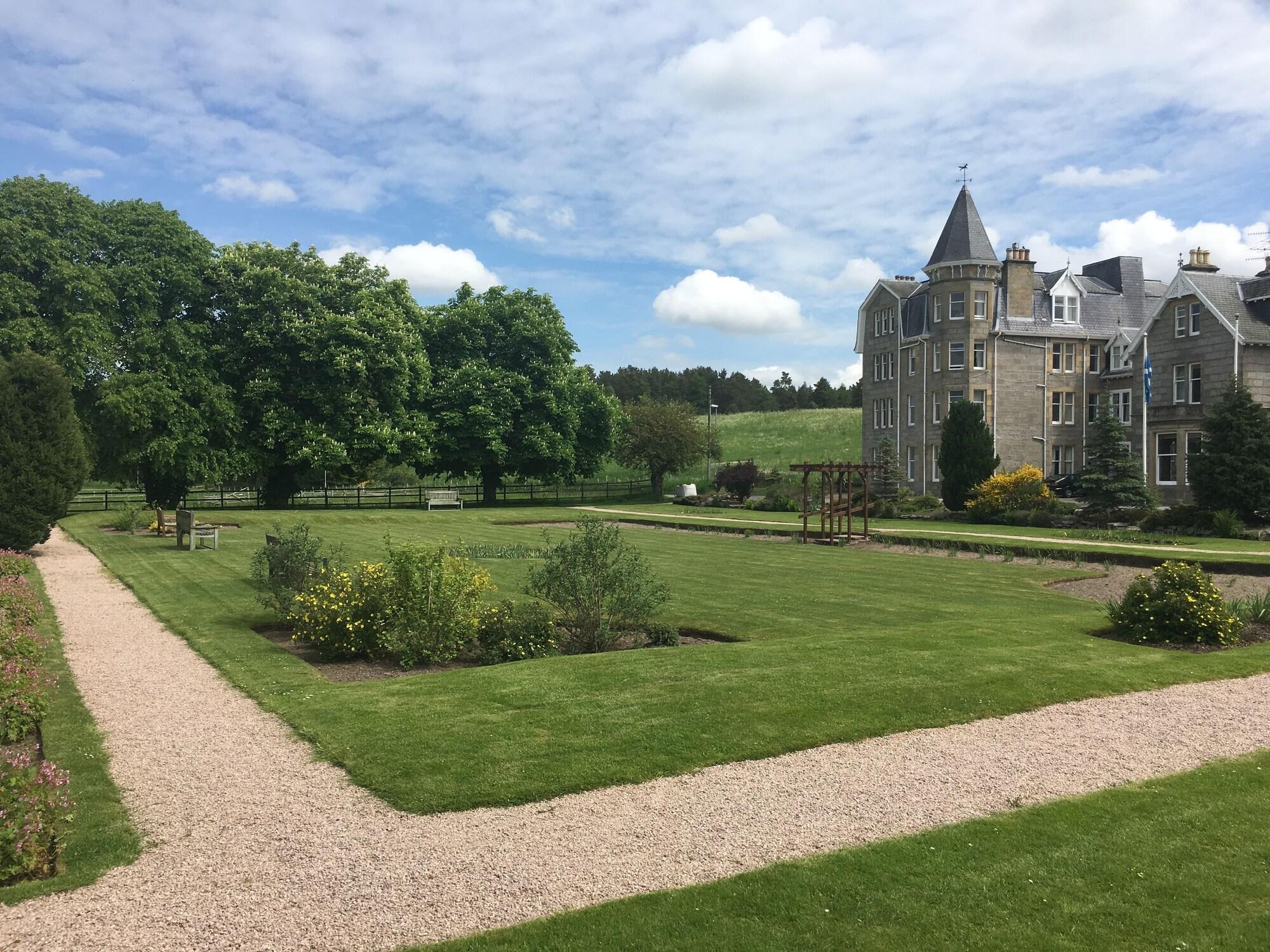 Nethybridge Hotel Nethy Bridge Buitenkant foto