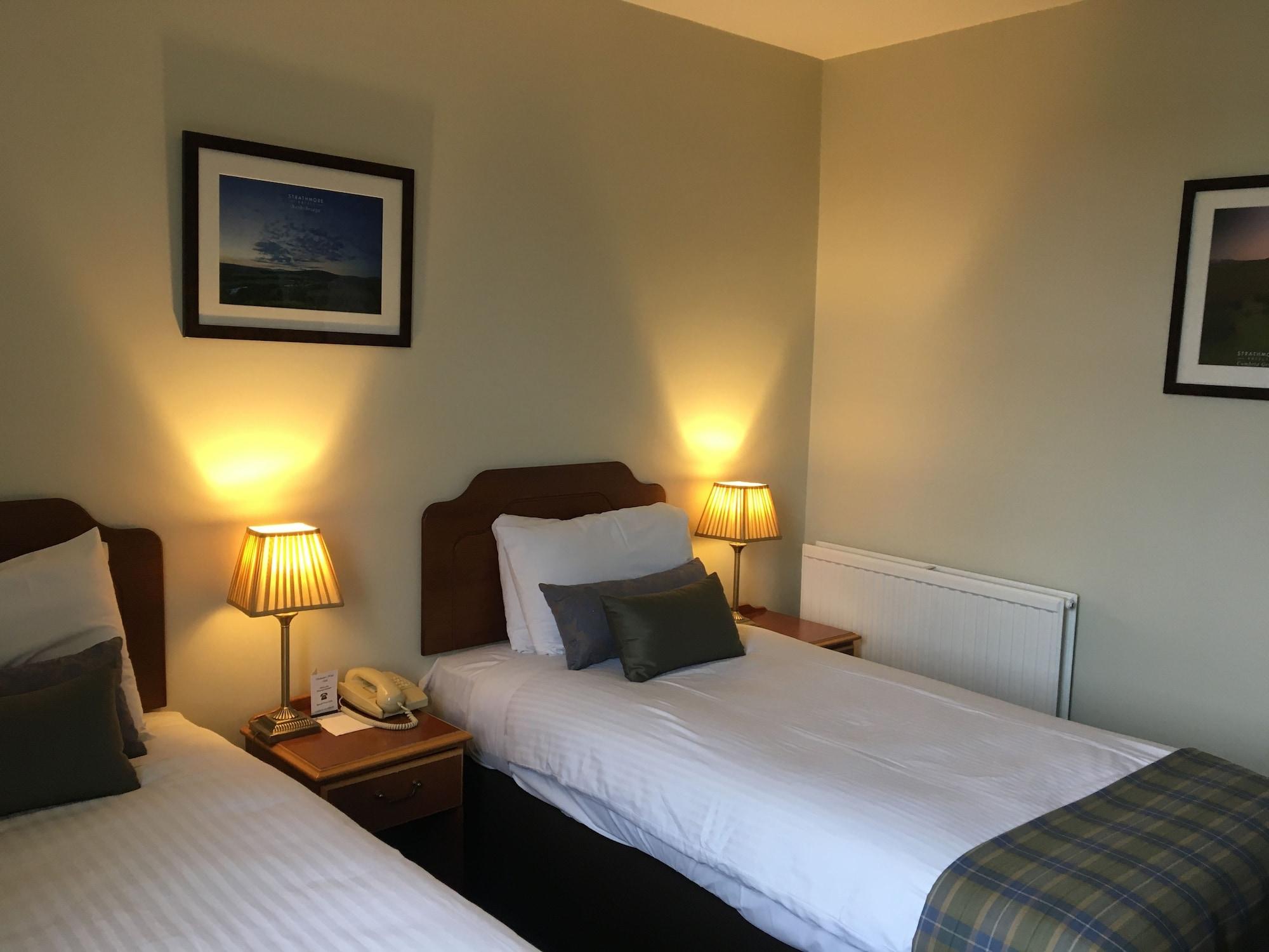 Nethybridge Hotel Nethy Bridge Buitenkant foto
