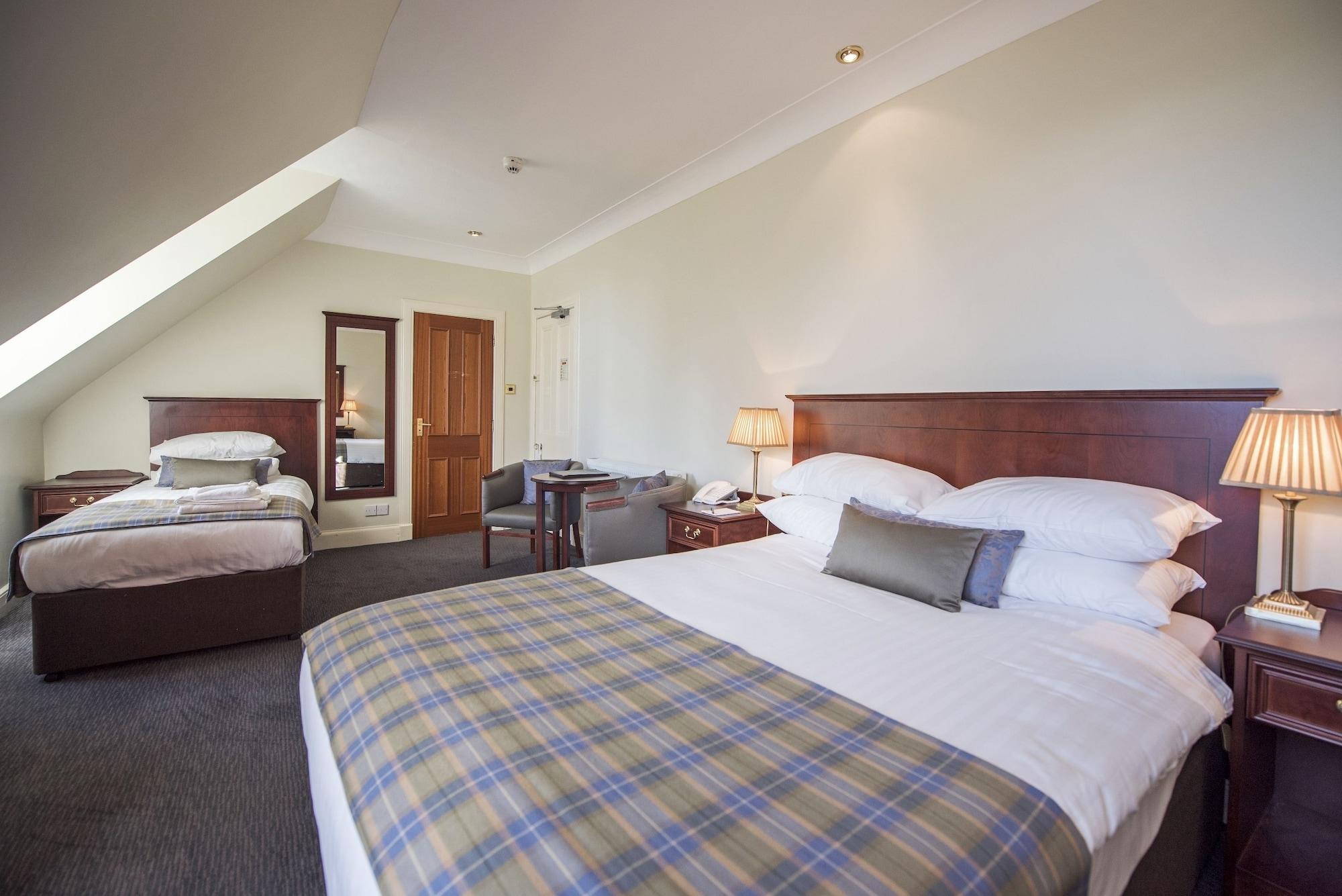 Nethybridge Hotel Nethy Bridge Buitenkant foto