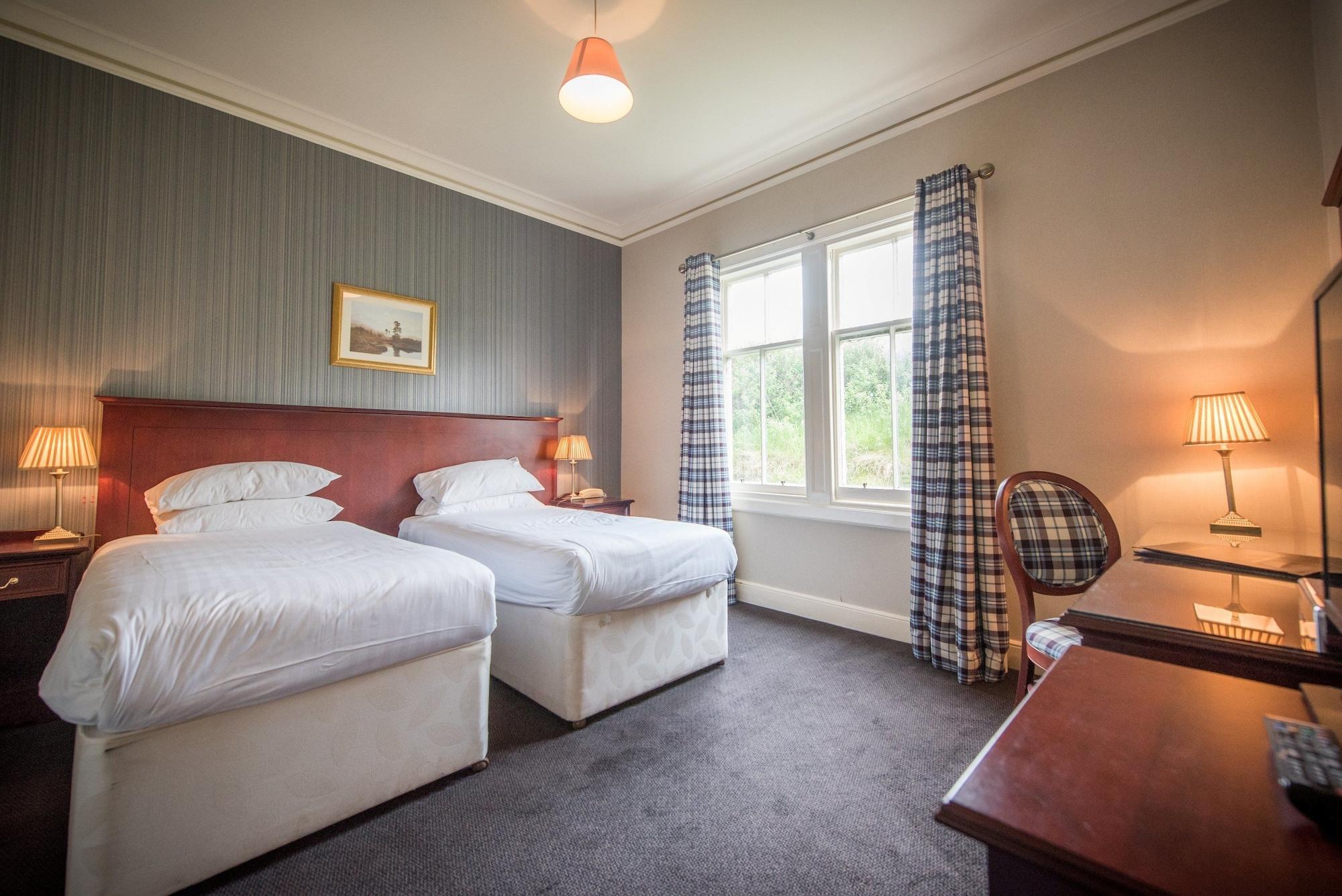 Nethybridge Hotel Nethy Bridge Buitenkant foto