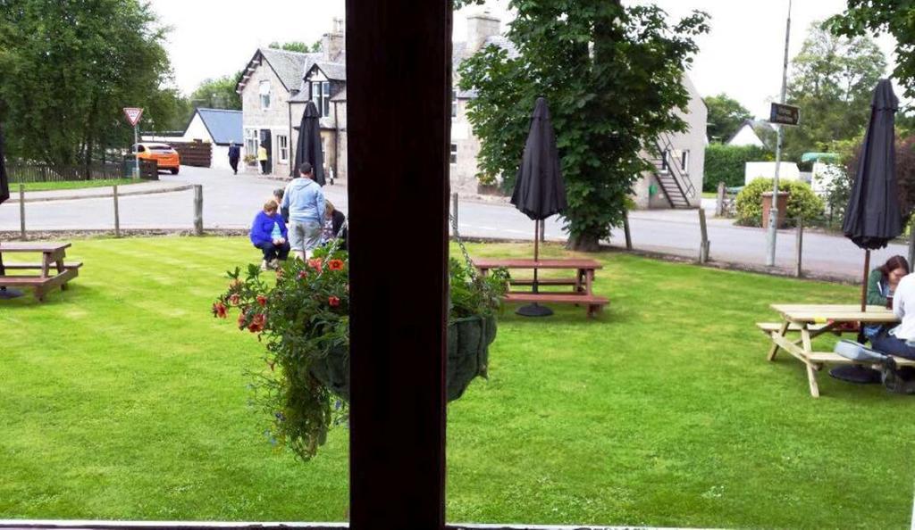 Nethybridge Hotel Nethy Bridge Buitenkant foto