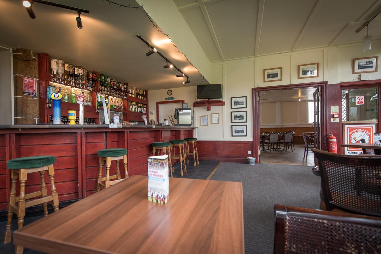 Nethybridge Hotel Nethy Bridge Buitenkant foto
