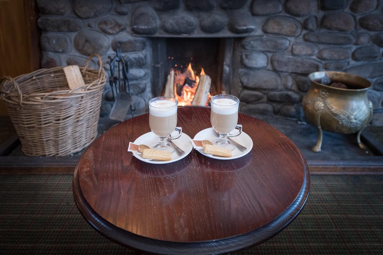 Nethybridge Hotel Nethy Bridge Buitenkant foto